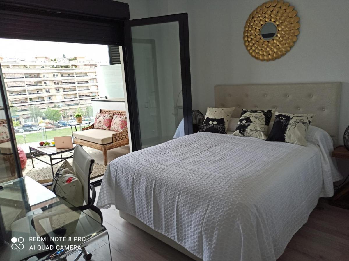 Teatinos Suite Málaga Eksteriør billede