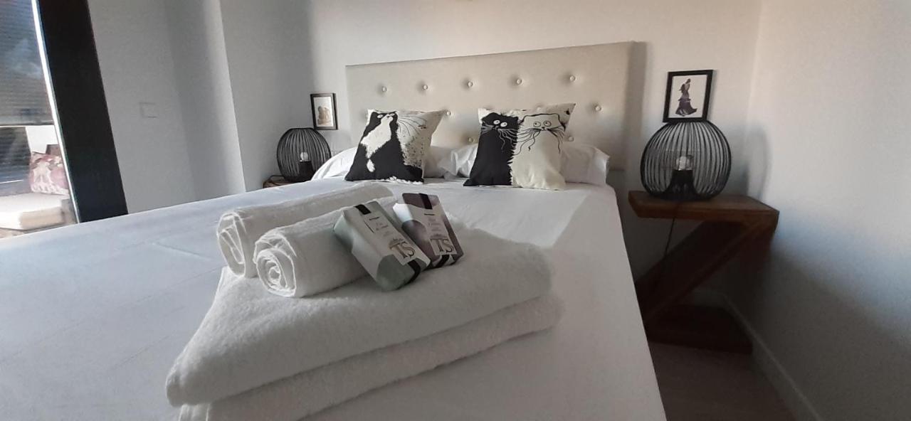 Teatinos Suite Málaga Eksteriør billede